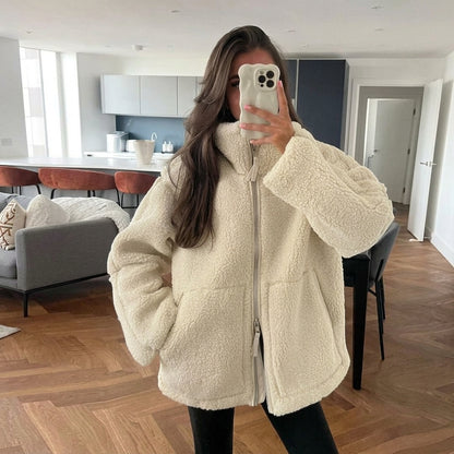 Silvia | Chaqueta de peluche extragrande de cuello alto