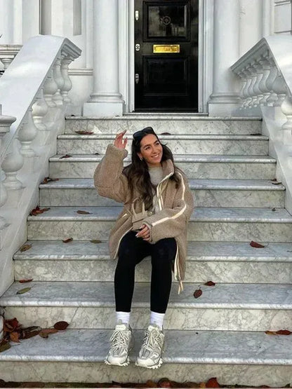 Silvia | Chaqueta de peluche extragrande de cuello alto