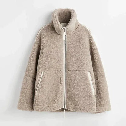 Silvia | Chaqueta de peluche extragrande de cuello alto