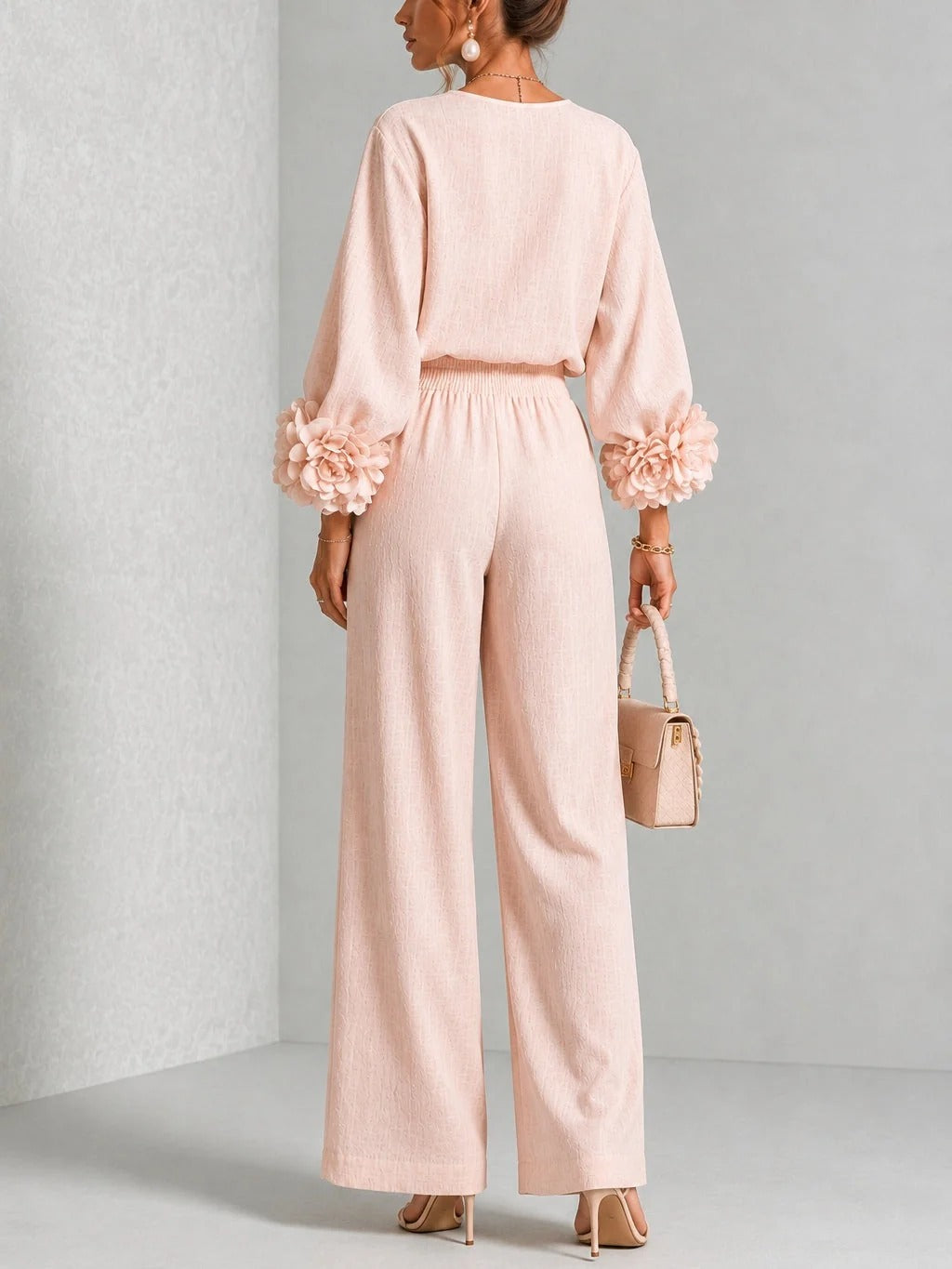 Ofelia | Combinado con puños florales y pantalones de pierna ancha.